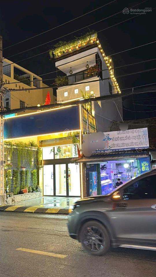 Bán gấp giảm ngay 1. 6 tỷ nhà mặt tiền phan văn trị, 4 tầng