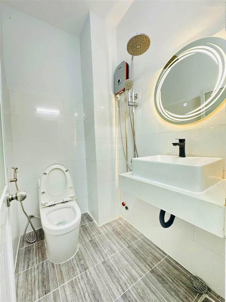 Nhà 3tầng mới hoàn thiện tặng full nội thất như hình gần q7