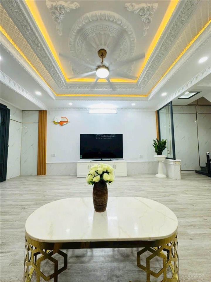 Nhà 3tầng mới hoàn thiện tặng full nội thất như hình gần q7