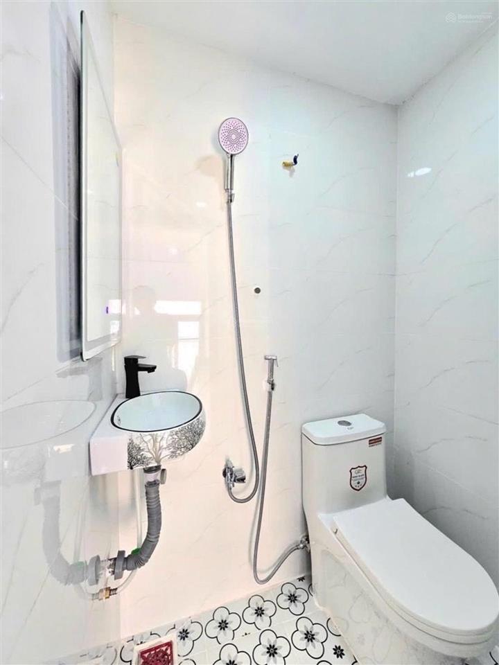 Bán nhà căn góc 2mt xây mới gần q7nhiều tiện ích xung quanh