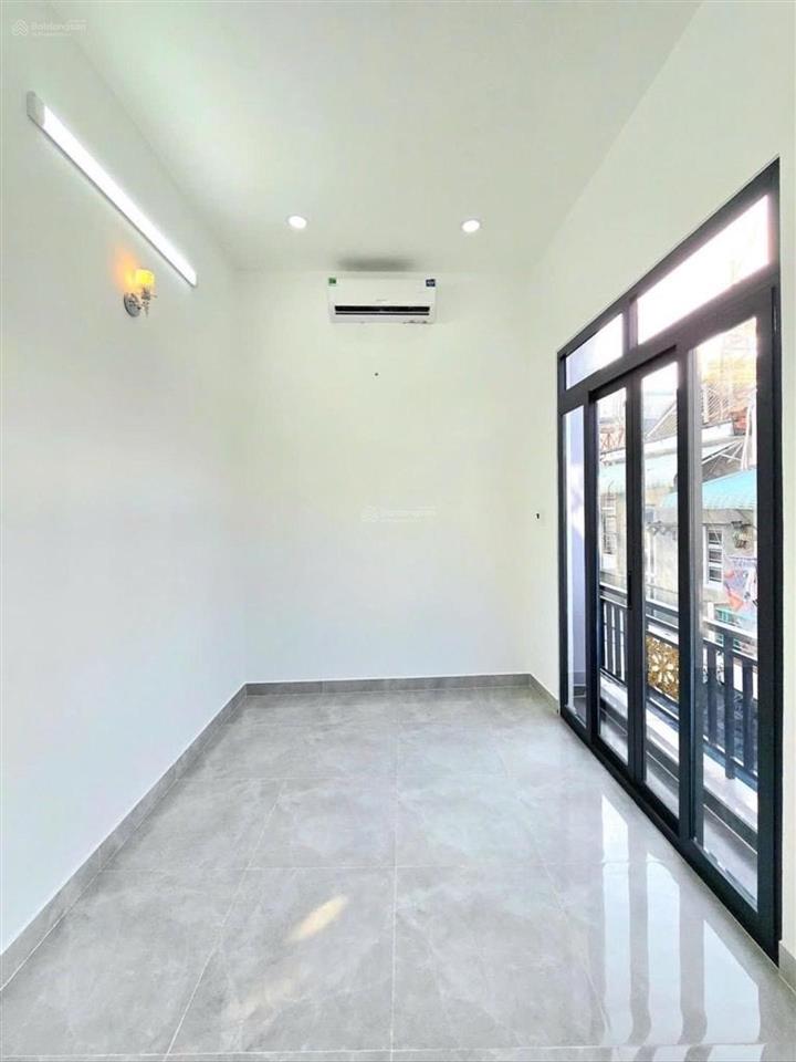 Bán nhà căn góc 2mt xây mới gần q7nhiều tiện ích xung quanh