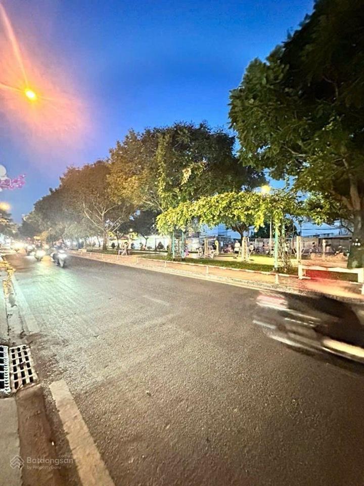 Nhà mặt tiền , giá bèo dữ zậy? kênh nước đen lê thúc hoạch bình long 41m2,2tầng nhỉnh 5,4tỷ