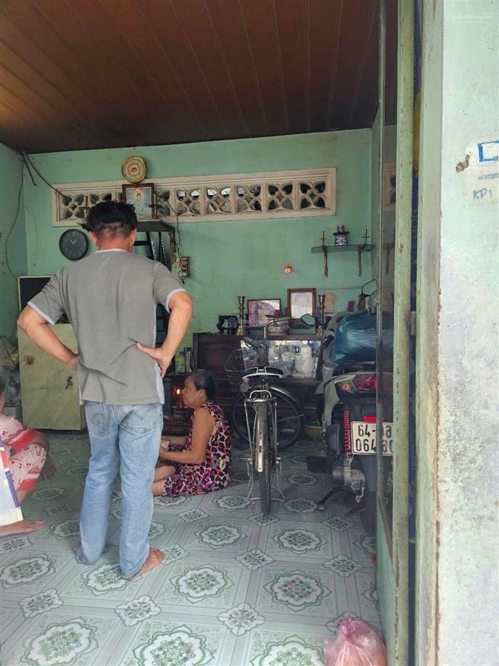 Bình trị đông 1/, 27m2, 2tầng. một trục đường tên lửa sầm uất, hiếm trong khu vực, 2 8tỷ