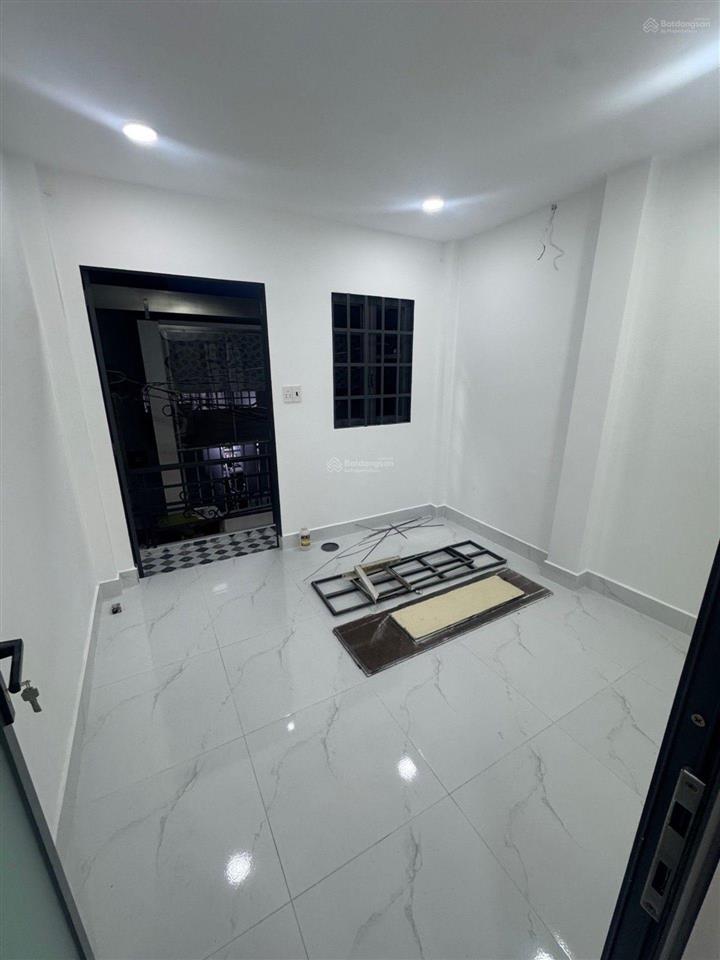 Chỉ 2,95 tỷ, nhà đẹp tlộ 10, 2 tầng, nhà mới ở ngay