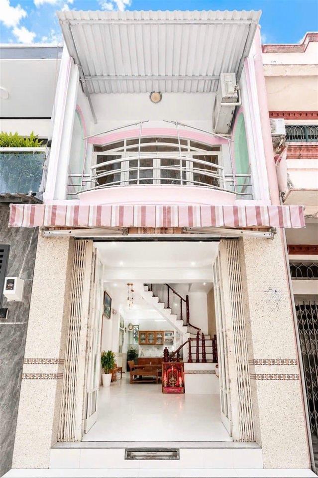 Tôi đã mất em một lần,chiến lược bình trị đông,33m2, 2tầng,3pn, đường 6m ôtô tránh,chỉ 3,7tỷ