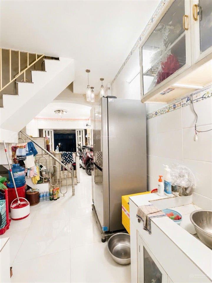 Tôi đã mất em một lần,chiến lược bình trị đông,33m2, 2tầng,3pn, đường 6m ôtô tránh,chỉ 3,7tỷ