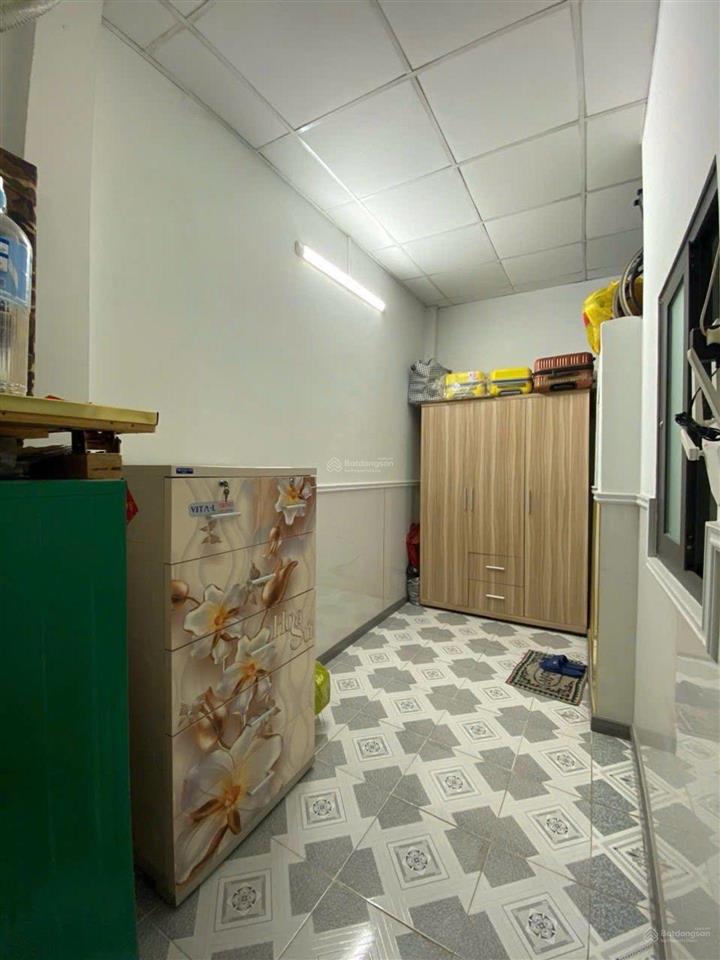 Qua xem liền anh quang, nhà đềp miếu bình đông,ngay ngã tư 4xã, lê văn qưới!30m2, 2tầng,giá 3,3t