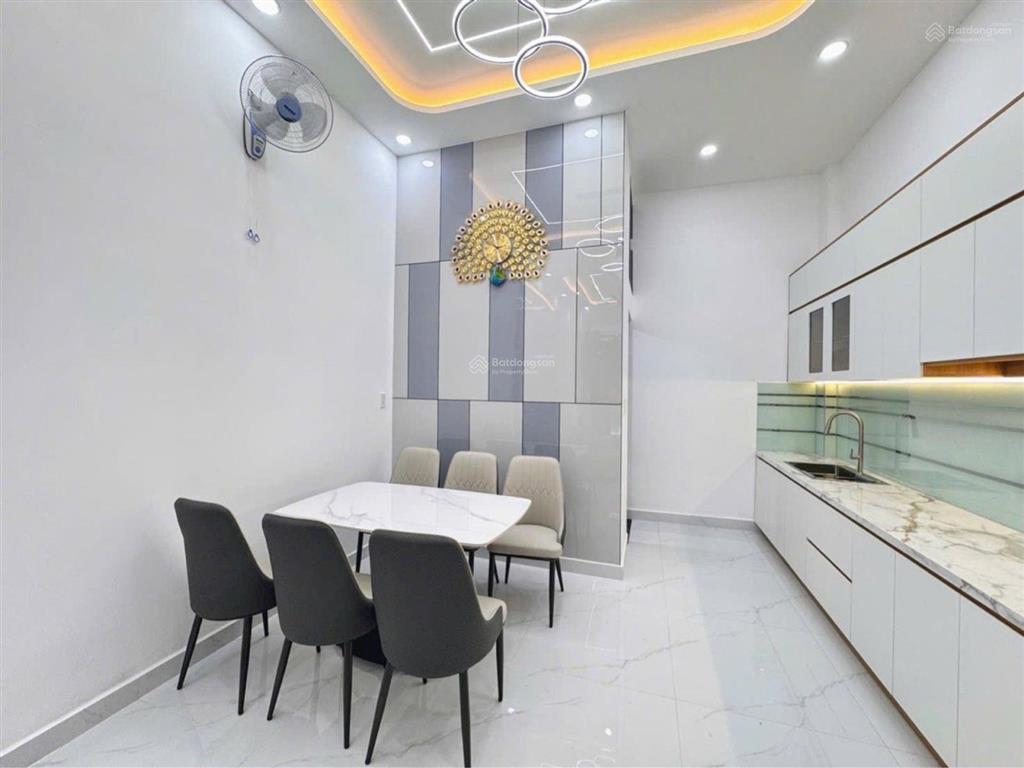 Quý!quý..qua xem liền quý ơi!có 4,9tỷ, nhà mới 2tầng, đường 16a, gò xoài, lê văn qưới,hxh thông