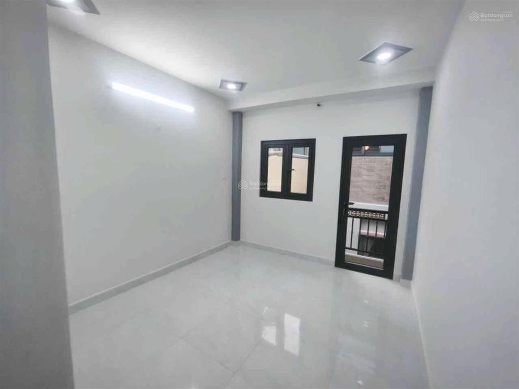 Lạc long quân âu cơthới hòa, 3tầng kiên cố!mới ở ngay,18m2, 2pn3wc,giá chào 3,15tỷ