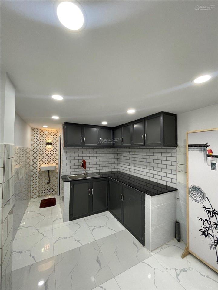 Chiến lược bình trị đông tên lửa,24m2, 2tầng, shr hoàn công đủ,tl mạnh chính chủ,giá 2, 65tỷ