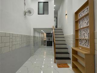 Chiến lược bình trị đông tên lửa,24m2, 2tầng, shr hoàn công đủ,tl mạnh chính chủ,giá 2, 65tỷ