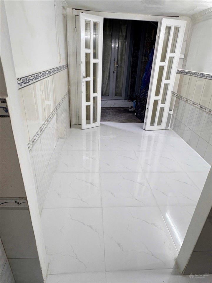 Mã lò  tân kỳ tân quý  lê văn quới, tỉnh lộ 10 2 tầng, sổ hồng riêng, hoàn công đủ!
1,97 tỷ