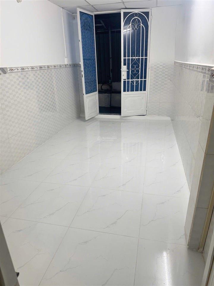 Mã lò  tân kỳ tân quý  lê văn quới, tỉnh lộ 10 2 tầng, sổ hồng riêng, hoàn công đủ!
1,97 tỷ