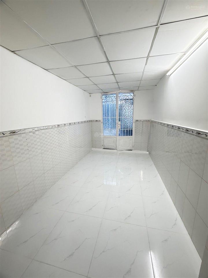 Mã lò  tân kỳ tân quý  lê văn quới, tỉnh lộ 10 2 tầng, sổ hồng riêng, hoàn công đủ!
1,97 tỷ