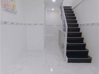 Lê đại hành  nguyễn chí thanh  chỉ 2,35tỷ! nhà mới 3tầng, 2pn  3wc, hẻm thông, 10m ra đường lớn