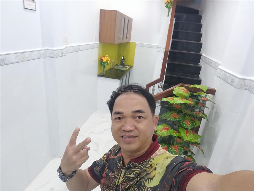 Tân bình ni sư huỳnh liên phú thạnh!chỉ 2,55tỷ, nhà mới 3tầng, 2pn lớn3wc!hẻm thông,ko qh