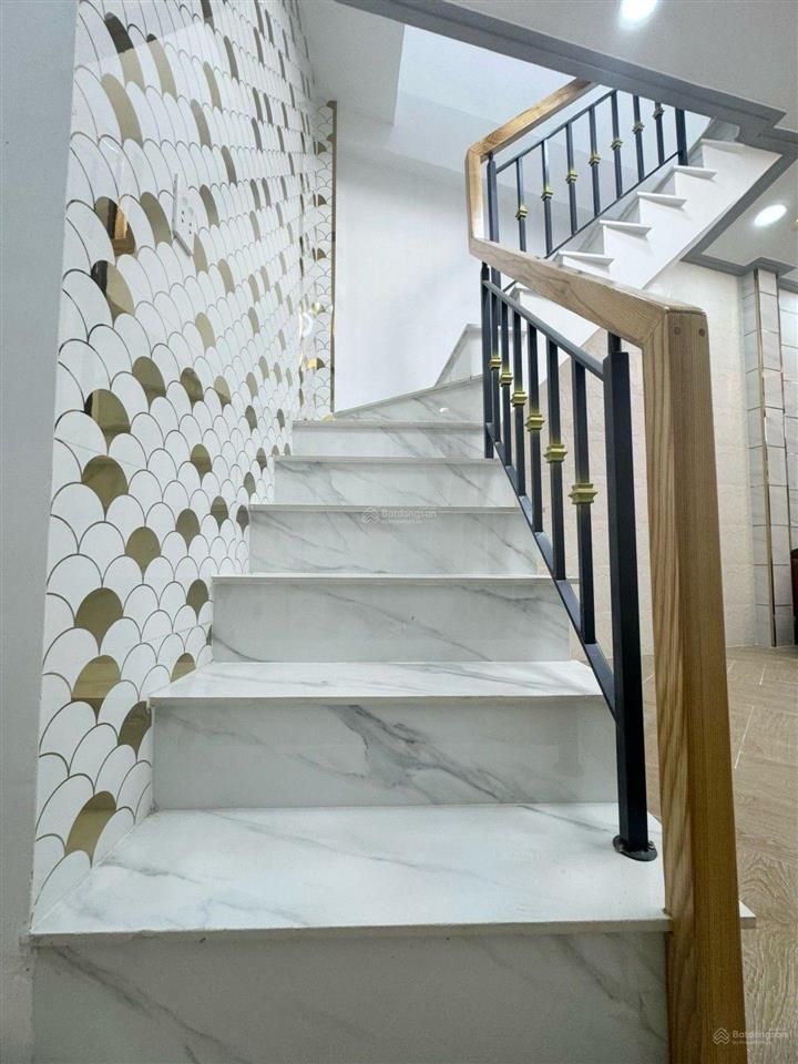 Dt khủng, nhà tuyệt dẹp, giá bèo bỏ 3,45tỷ, 43.5m2, 2tầng, đs 9  bhh  lê trọng tấn gọi ngay