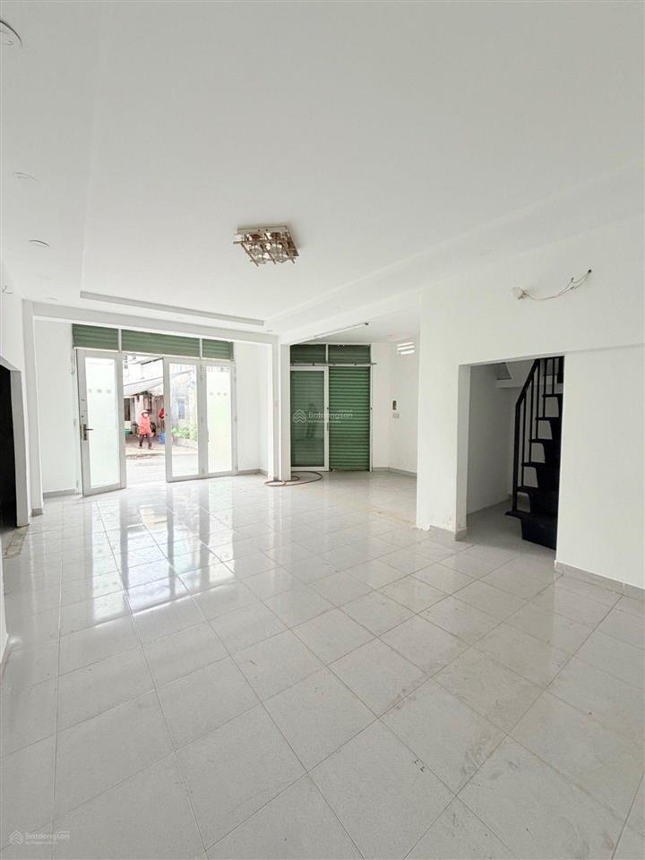 Mặt tiền kinh doanh ngang 8m hiếm chỉ 5,45 tỷ khu vip phú thọ hòa, tân phú, gọi em xem