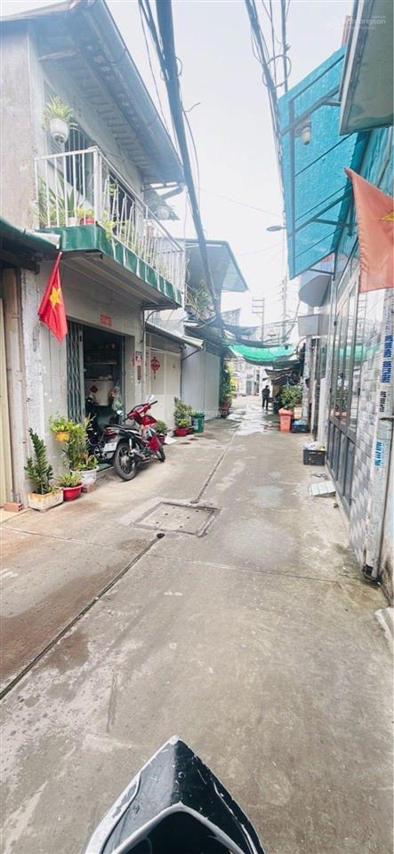 Muốn diện tích khủng tc3tỷ hẻm 4m thông vài bước ra mặt tiền tl10 nhà c4 1 trệt 1 lửng