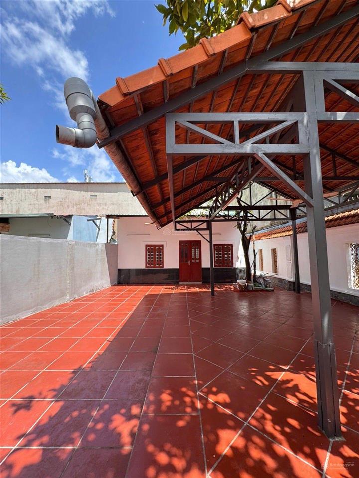 Bao rẻ bao giá tốt khu vực 140m2 sử dụng, chỉ 3,4 tỷ nhà cấp 4 + sân vườn rộng