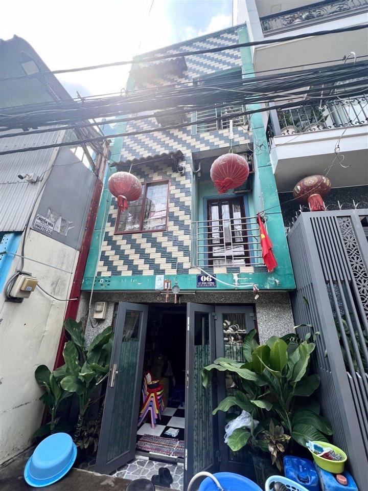 Hùng thuận nói hôm nay khách mua chính chủ một đời lê đình dương, 20m2, 3tầng, hxh thông, 2,85tỷ