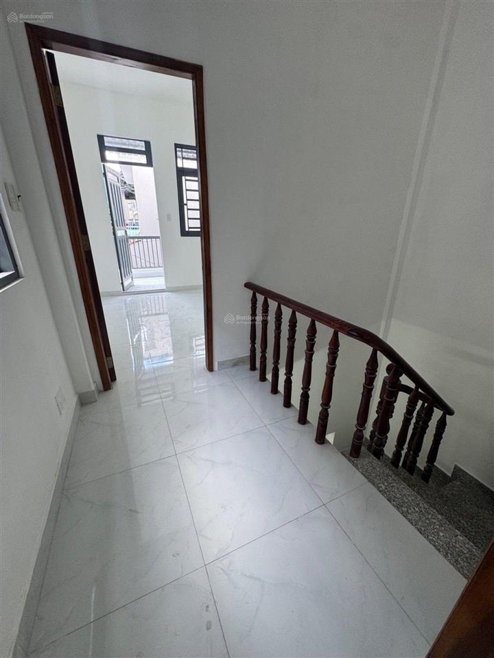 Nhà 2 tầng mới đẹp ngay vòng xoay phú lâm bà hom 3,75 tỷ tìm không ra căn thứ 2