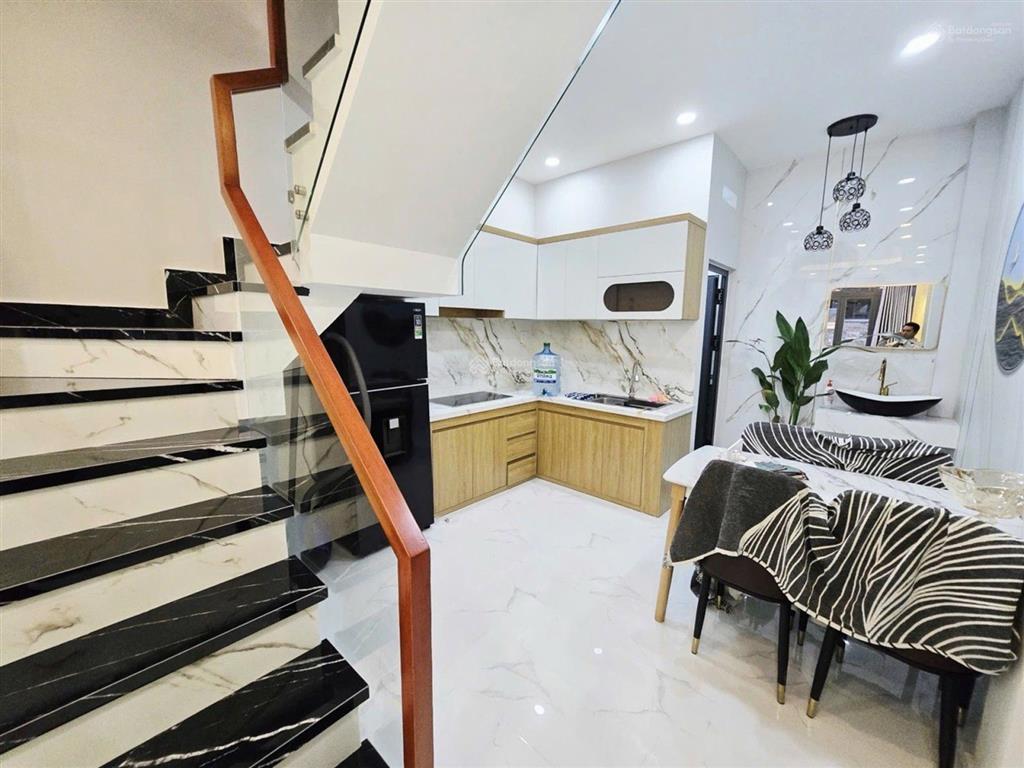 Giảm mạnh bán lẹ giá mới chỉ 6.4 tỷ siêu phẩm nhà mới 3 tầng khu vip phú thọ hòa