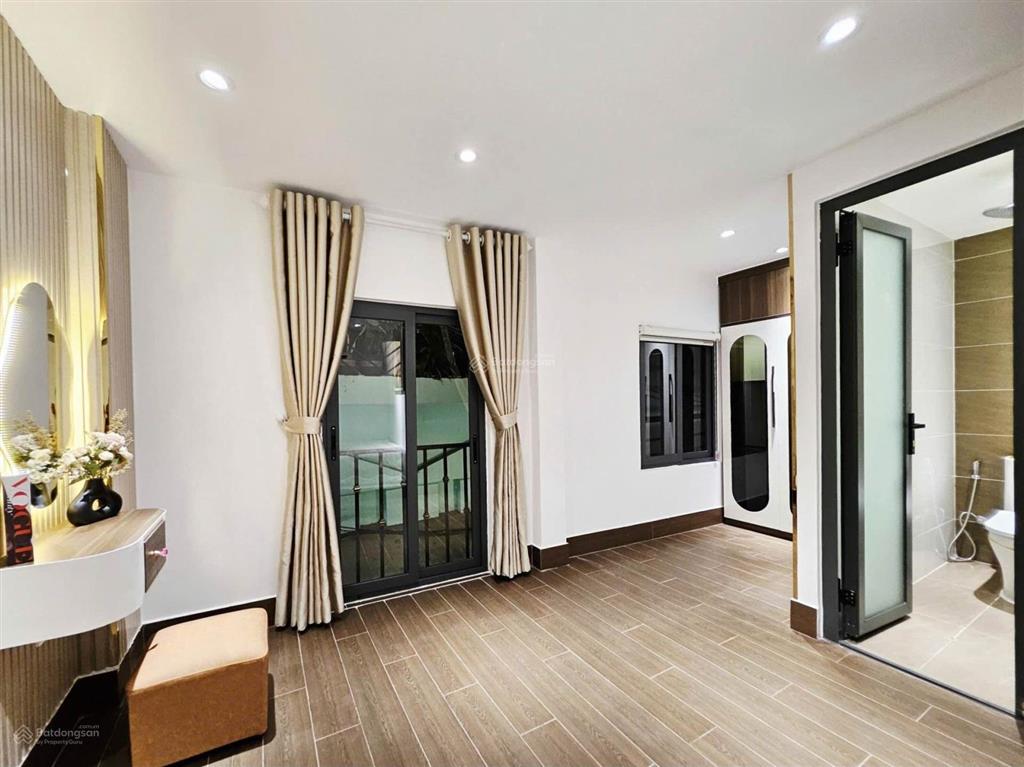 Nhích là chốt chủ kẹt quá, giá cực mềm! nhà 3 tầng tặng full nội thất nhỉnh 3 tỷ
