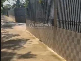Bán lô đất diện tích lớn, cạnh nhiều tiện ích, sổ sẵn