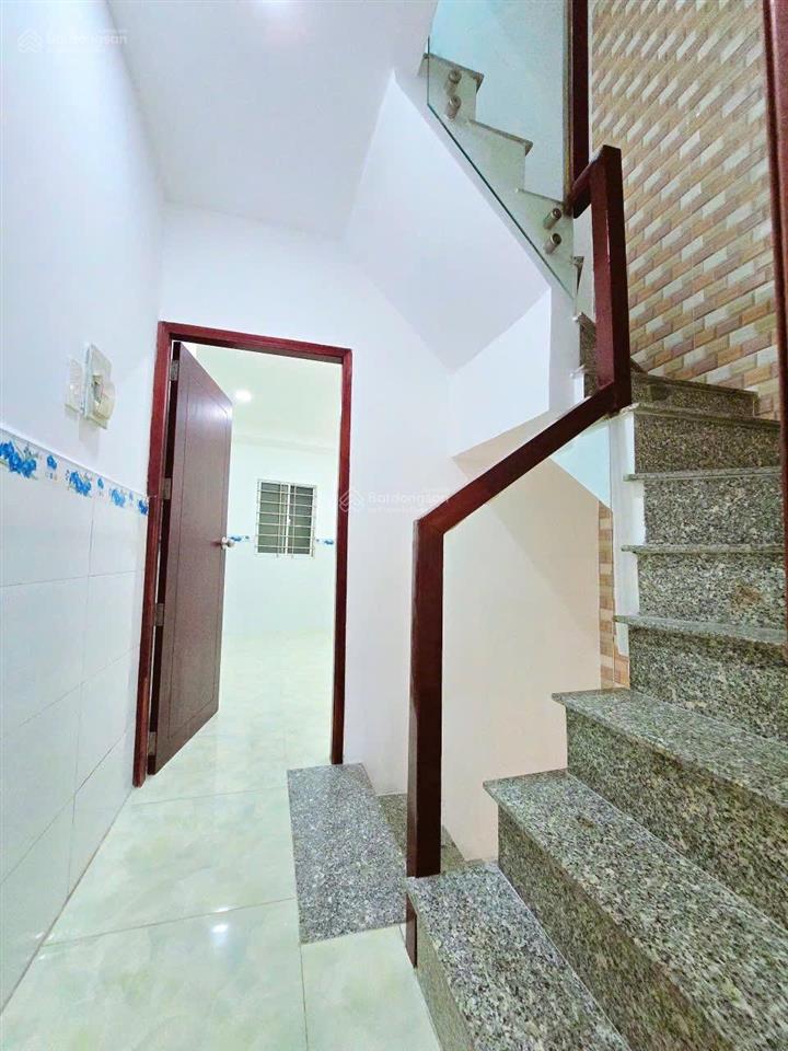 Nhà đẹp 4 tầng, chỉ 100m ra mặt tiền dạ nam p2 q8