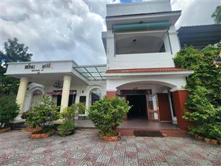 Bán nhà + đất mặt tiền đường bà nhựt, tt. bình đại