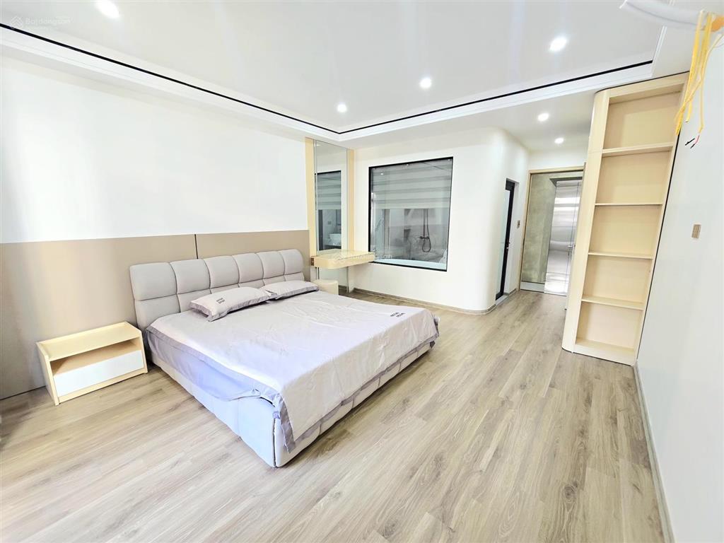 Bán nhà thạch bàn 6 tầng thang máy  gara 7 chỗ  nở hậu tài lộc