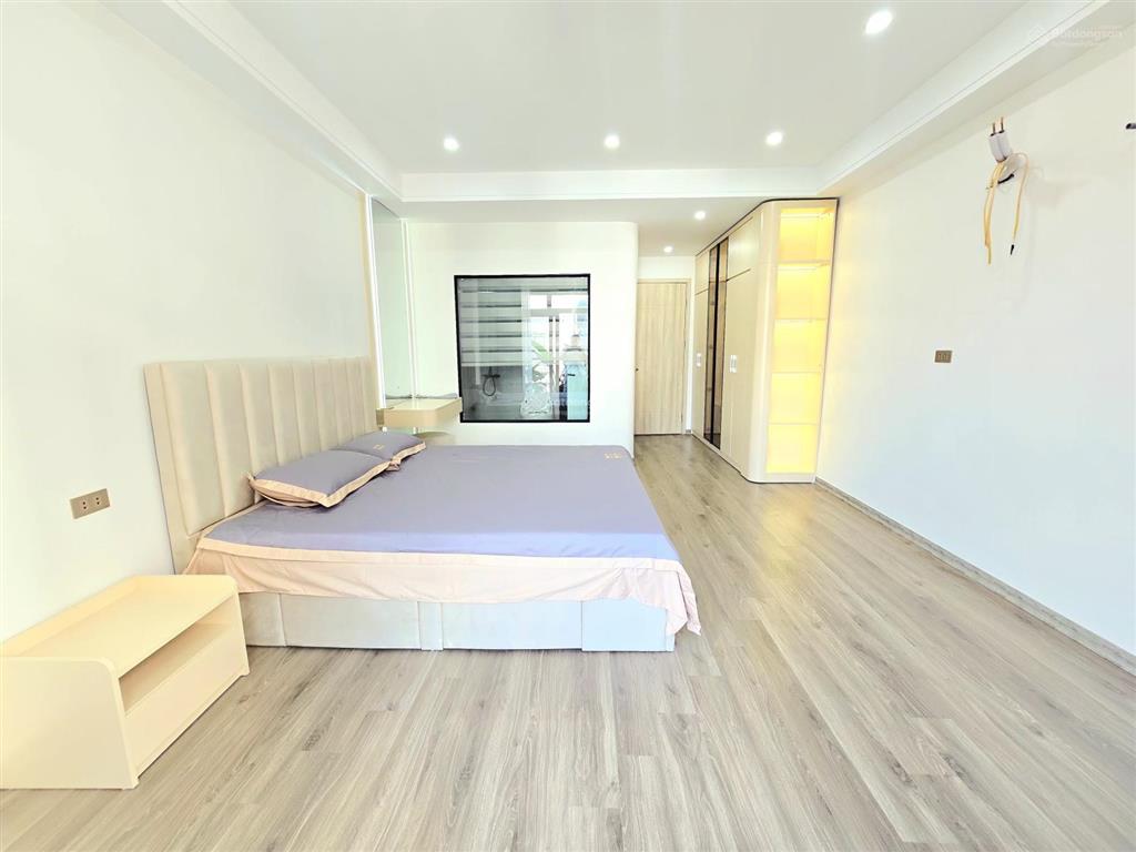Bán nhà thạch bàn 6 tầng thang máy  gara 7 chỗ  nở hậu tài lộc