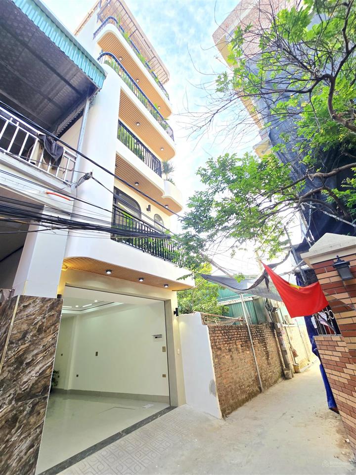 Bán nhà thạch bàn 6 tầng thang máy  gara 7 chỗ  nở hậu tài lộc