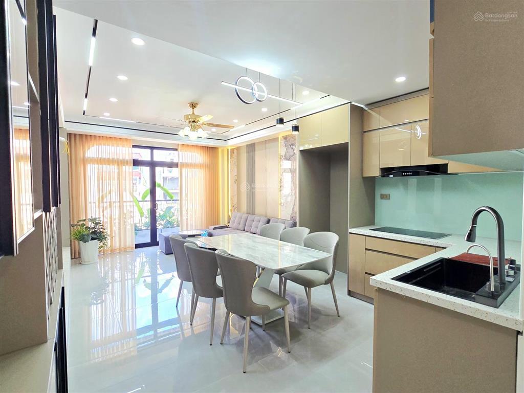 Bán nhà thạch bàn 6 tầng thang máy  gara 7 chỗ  nở hậu tài lộc