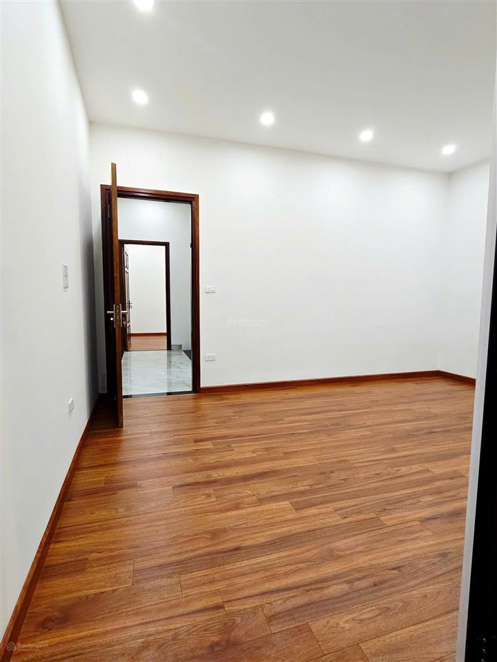 Bán nhà riêng 102 vũ xuân thiều, 10 tỷ, 50m2, 5pn, 5wc, 4 tầng, đông bắc