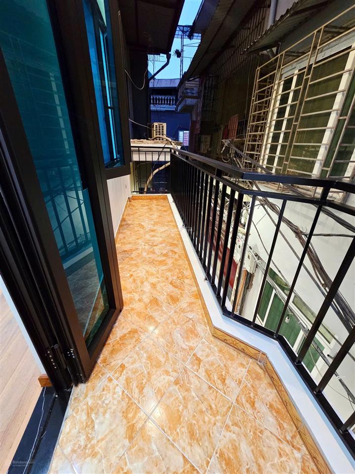 Bán nhà riêng 102 vũ xuân thiều, 10 tỷ, 50m2, 5pn, 5wc, 4 tầng, đông bắc