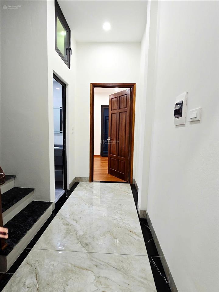 Bán nhà riêng 102 vũ xuân thiều, 10 tỷ, 50m2, 5pn, 5wc, 4 tầng, đông bắc