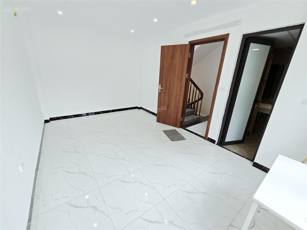 Bán nhà riêng tại 201, phúc lợi, 6,35 tỷ, 30m2, 3pn, 4wc, pháp lý đầy đủ