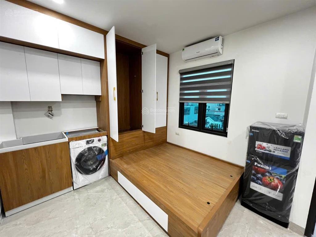 Tòa nhà căn hộ dịch vụ  7 tầng thang máy  17 phòng khép kín  dòng tiền ~ 1 tỷ/năm
