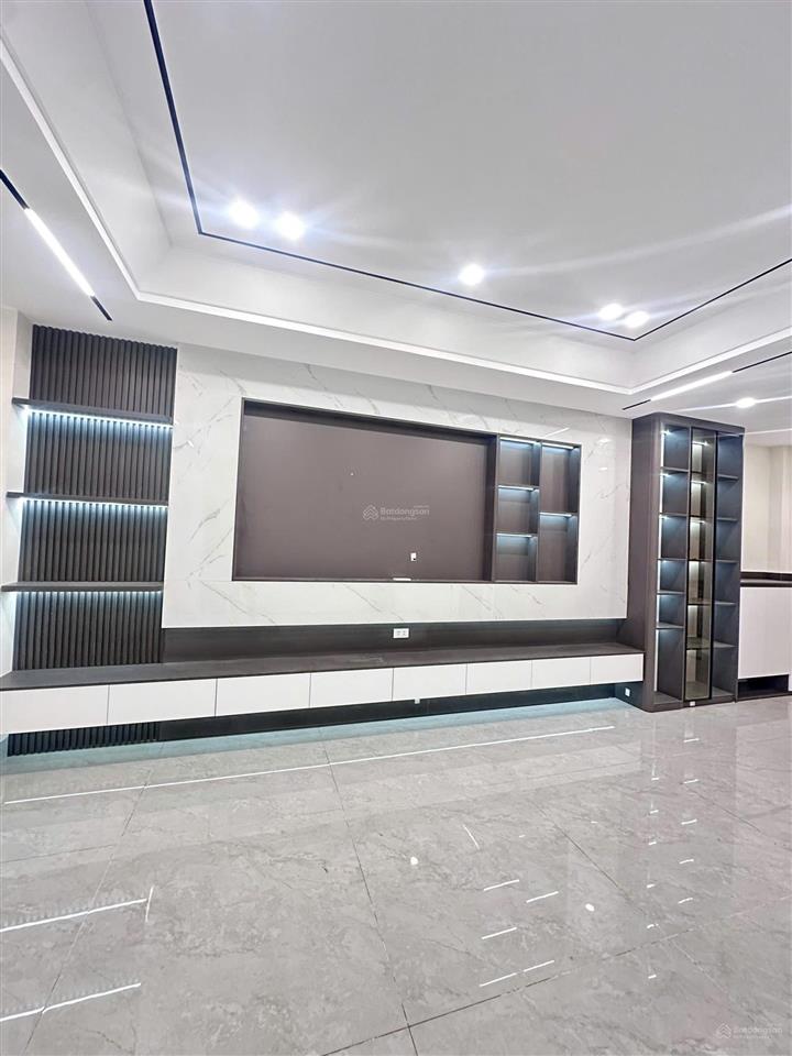 Siêu phẩm tư đình  long biên dt 107m x 6 tầng thang máy  3 thoáng vĩnh viễn  ô tô vào nhà