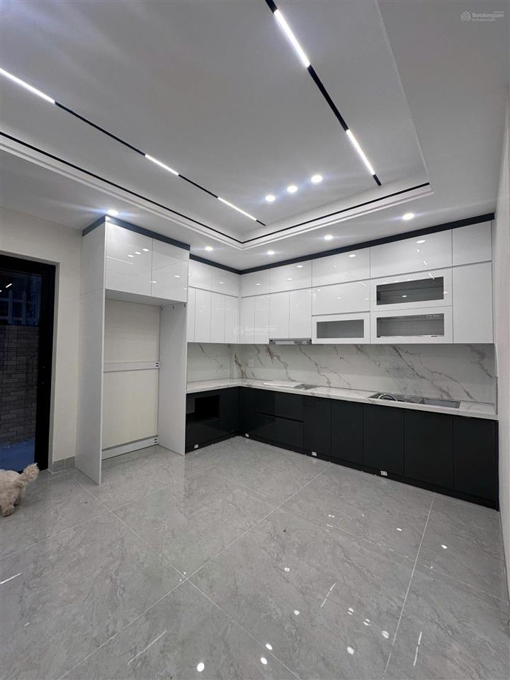 Siêu phẩm tư đình  long biên dt 107m x 6 tầng thang máy  3 thoáng vĩnh viễn  ô tô vào nhà