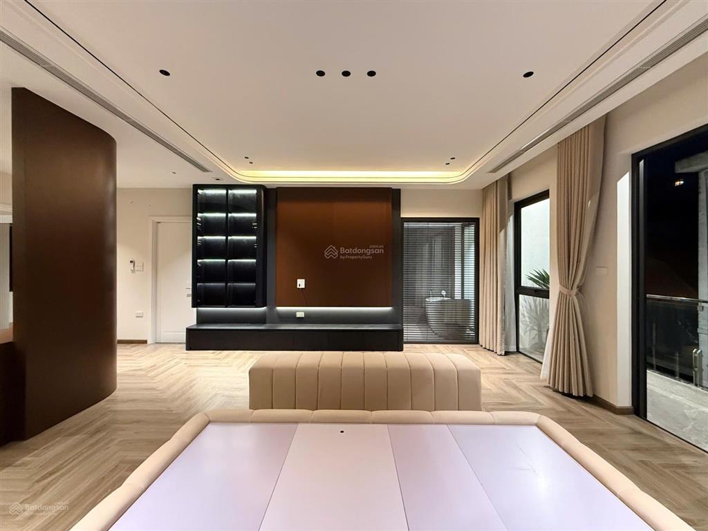 Nhà mới tại tọa độ vip nguyễn sơn long biên mặt tiền 7.5m 7 tầng thang máy gara 2 ô tô