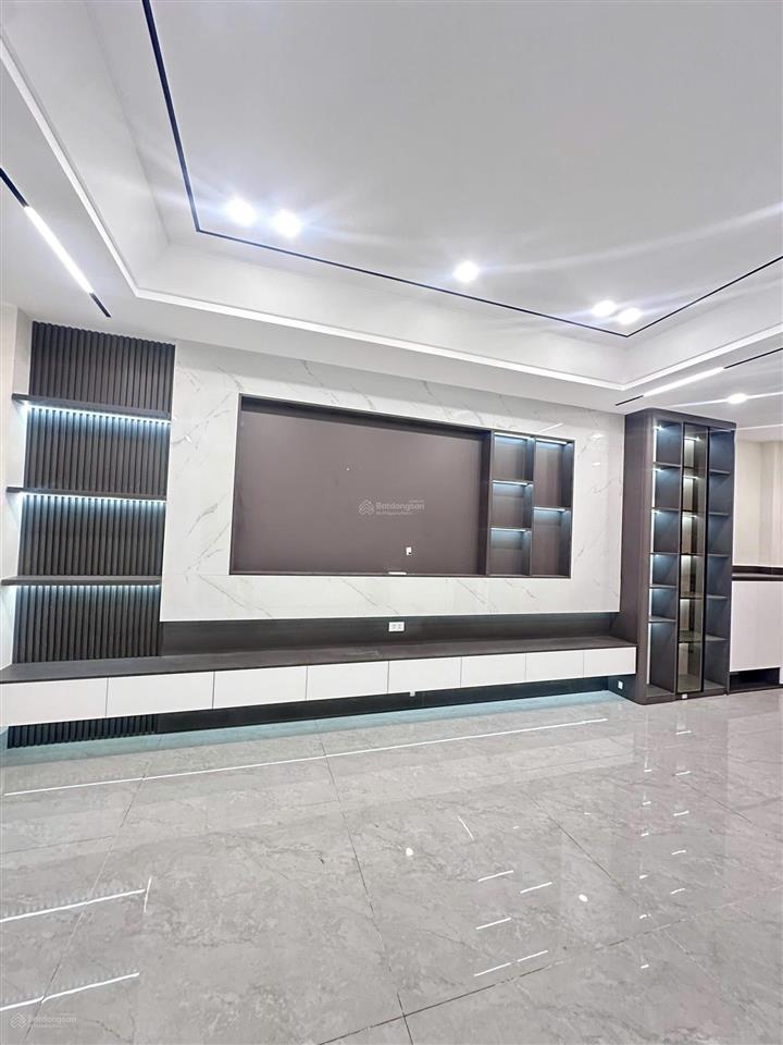Siêu phẩm tư đình  long biên 107m2 x 6 tầng thang máy  3 thoáng  gara ô tô