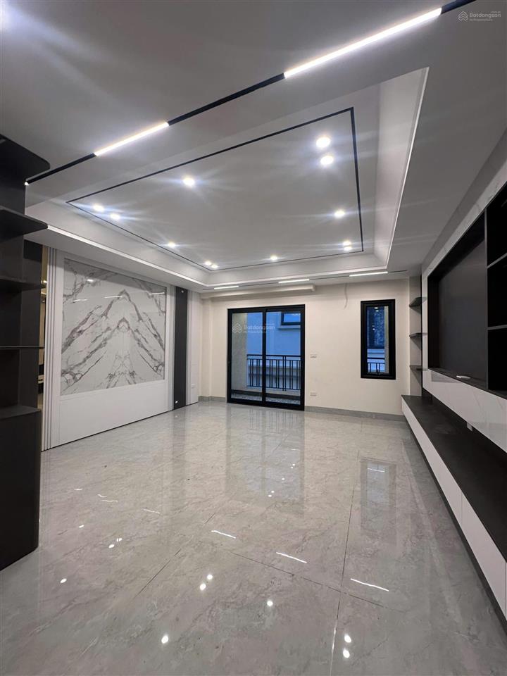 Siêu phẩm tư đình  long biên 107m2 x 6 tầng thang máy  3 thoáng  gara ô tô