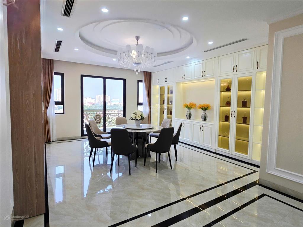 Bán nhà phân lô 918 phúc đồng  7 tầng thang máy  gara 3 ô tô  sát sân golf long biên
