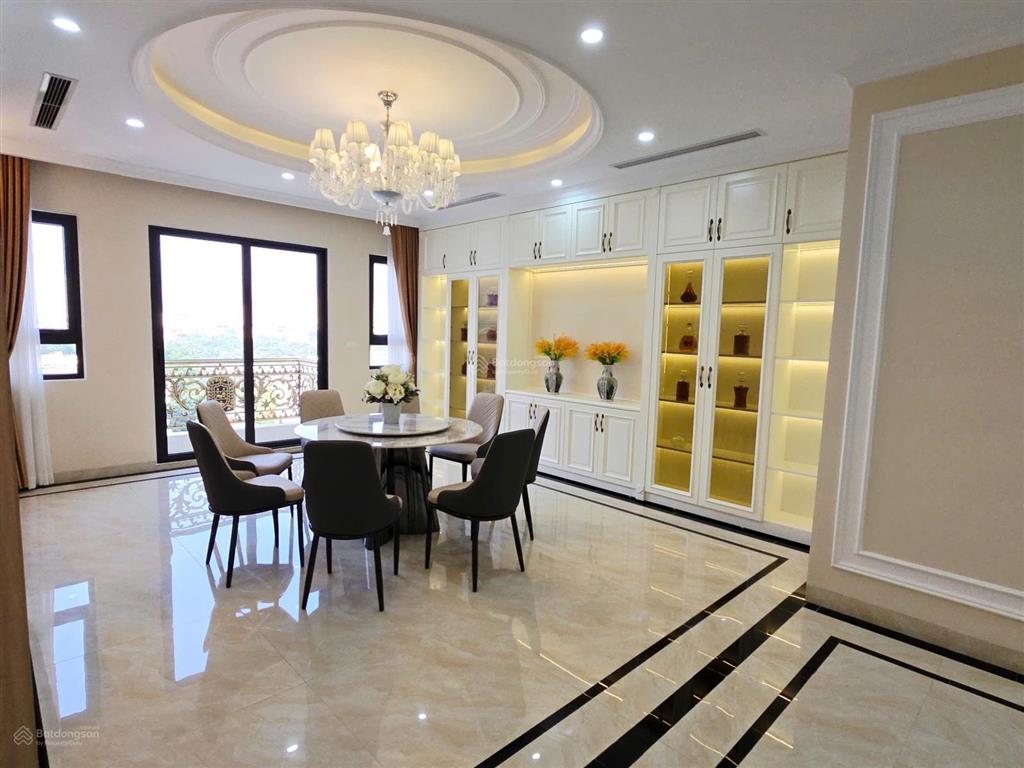 Bán nhà phân lô 918 phúc đồng  7 tầng thang máy  gara 3 ô tô  sát sân golf long biên