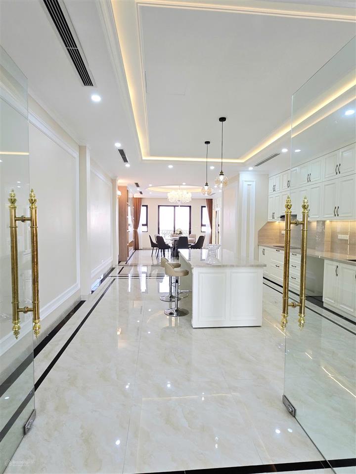 Bán nhà phân lô 918 phúc đồng  7 tầng thang máy  gara 3 ô tô  sát sân golf long biên