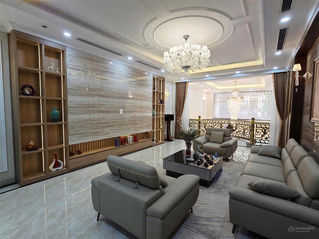 Bán nhà phân lô 918 phúc đồng  7 tầng thang máy  gara 3 ô tô  sát sân golf long biên