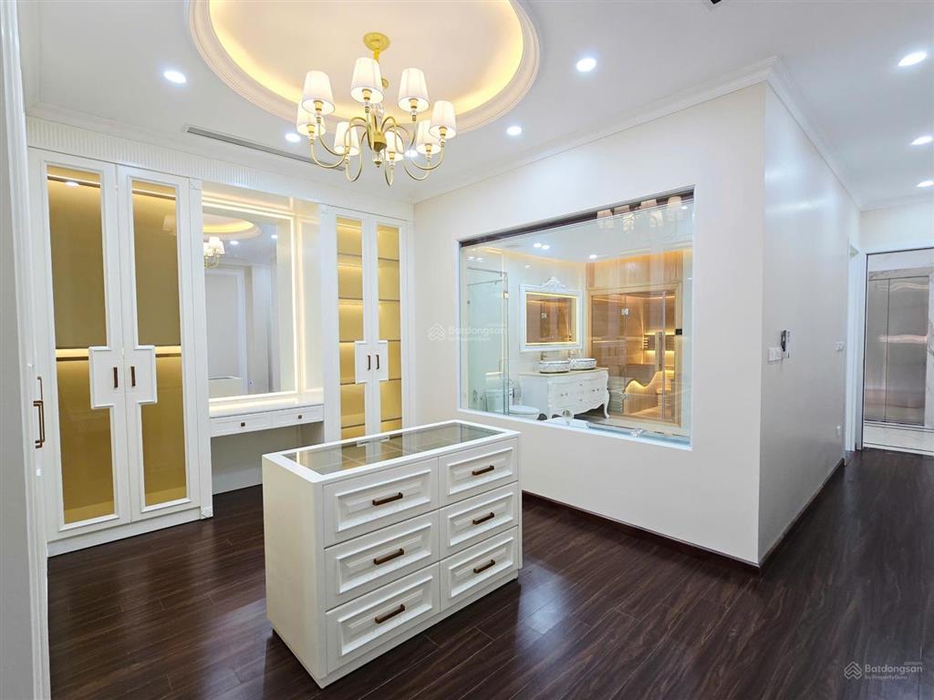 Bán nhà phân lô 918 phúc đồng  7 tầng thang máy  gara 3 ô tô  sát sân golf long biên